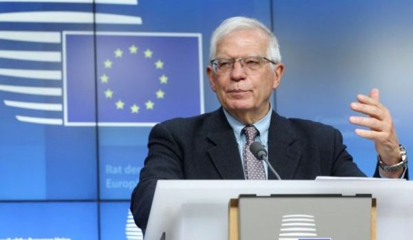 ΕΕ: Αναστέλλει τη συμφωνία με τη Ρωσία για την ταξιδιωτική βίζα