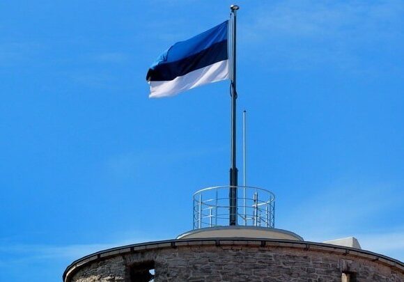 Εσθονία: Αφαιρεί τα σοβιετικά μνημεία από τη ρωσόφωνη πόλη Νάρβα