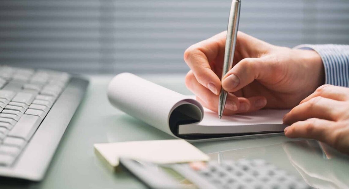 «Λίφτινγκ» στη φορολογική ενημερότητα για να «παρακρατά» λιγότερα η εφορία