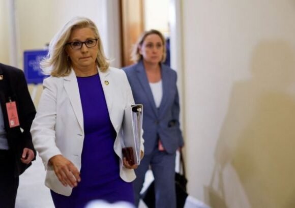 Λιζ Τσέινι: Η… ρεπουμπλικανική «Ερινύα» του Ντόναλντ Τραμπ
