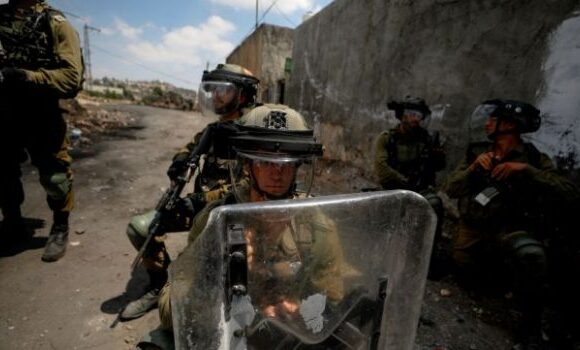 Παλαιστινιακά εδάφη: Ο ισραηλινός στρατός έκλεισε τα γραφεία εφτά παλαιστινιακών ΜΚΟ