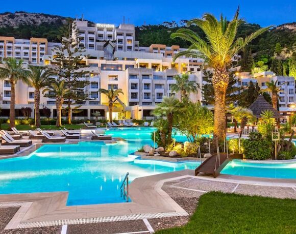 Πουλήθηκε το Sheraton Rhodes από την ΛΑΜΨΑ σε ισπανικό Fund