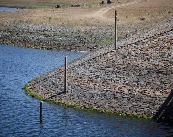 Τέλος στο πότισμα σε δημόσια πάρκα βάζει η Πορτογαλία – Ακριβότερο το νερό