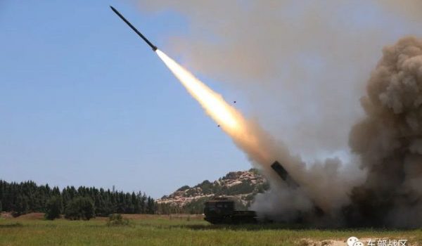 Ταϊβάν: Γυμνάσια του Πυροβολικού με πραγματικά πυρά προσομοιώνουν την αντίδραση σε εισβολή της Κίνας