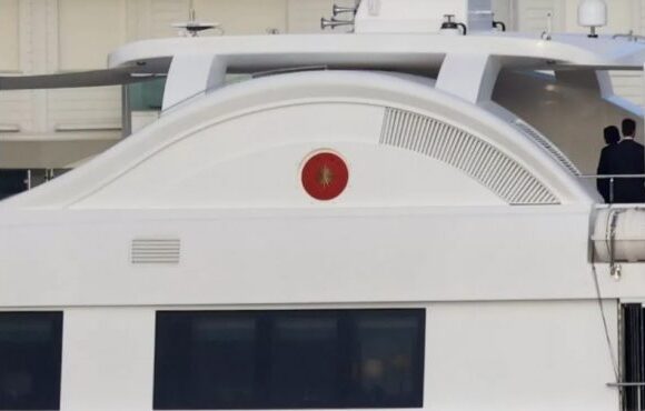 Τουρκία: Αποκαλύφθηκε το 50 μέτρων τετραώροφο πλωτό παλάτι του Ερντογάν (βίντεο)