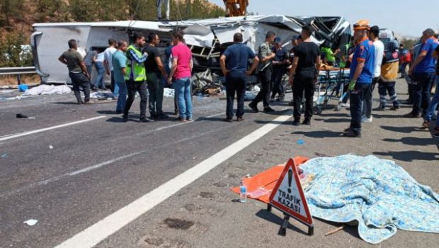 Τουρκία: Τουλάχιστον 32 νεκροί και 29 τραυματίες σε δύο παρόμοια τροχαία