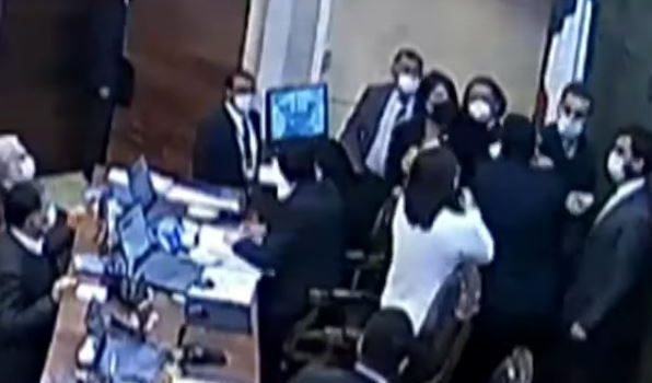 Χιλή: Άγριο ξύλο στο Κογκρέσο – Έριξαν μπουνιά στον αντιπρόεδρο της Βουλής