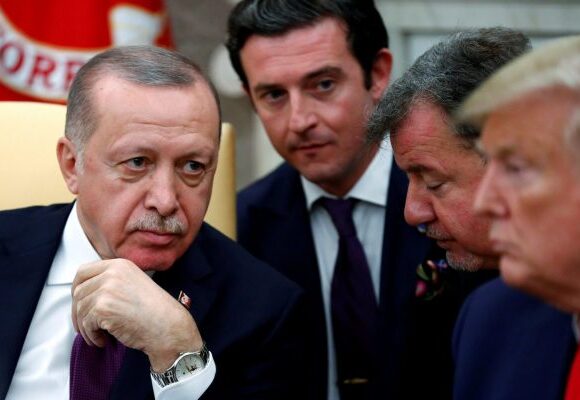 Έρμαιο των παιχνιδιών του Ερντογάν ο Τραμπ: Πώς η Τουρκία χειραγωγούσε την κυβέρνηση των ΗΠΑ