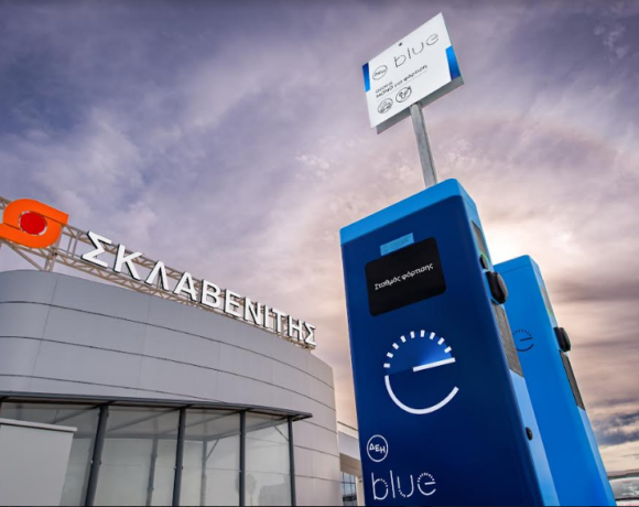 ΔΕΗ Blue και ΣΚΛΑΒΕΝΙΤΗΣ ενώνουν τις δυνάμεις τους για τη βιώσιμη κινητικότητα