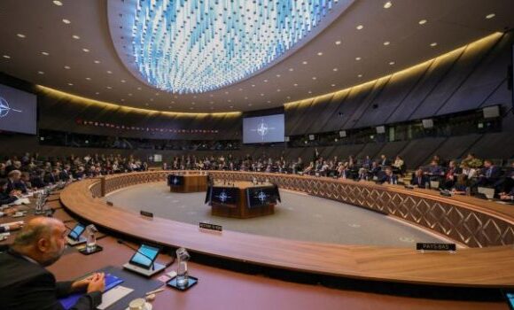 Δεν αναγνωρίζει τα ρωσικά ψευδοδημοψηφίσματα το ΝΑΤΟ