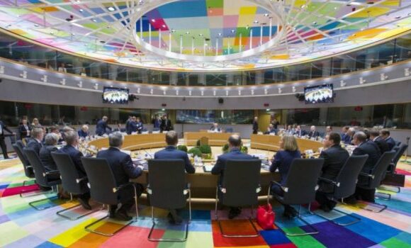 ΕΕ: Πλαφόν στην τιμή του φυσικού αερίου και αποσύνδεση από την τιμή του ηλεκτρικού ρεύματος στο «τραπέζι»