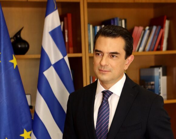 Επαφές Σκρέκα με τους Αζέρους στο Μπακού για περισσότερο φυσικό αέριο