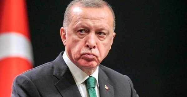 Ερντογάν: Προτρέπει την Κεντρική Τράπεζα της Τουρκίας να μειώσει περισσότερο τα επιτόκια
