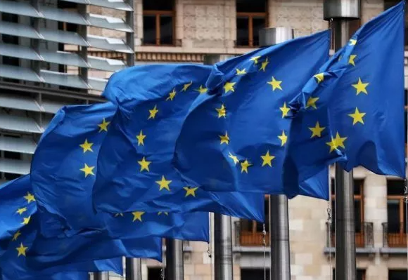 Ευρωβαρόμετρο: Οι μισοί Ευρωπαίοι θεωρούν ασφαλή τα τρόφιμα που αγοράζουν και ενδιαφέρονται για την υγιεινή διατροφή