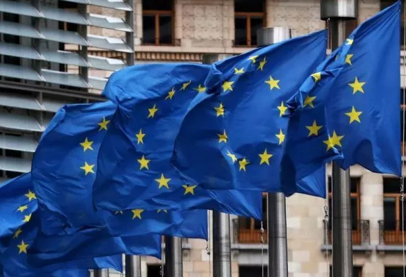 Ευρωβαρόμετρο: Οι μισοί Ευρωπαίοι θεωρούν ασφαλή τα τρόφιμα που αγοράζουν και ενδιαφέρονται για την υγιεινή διατροφή