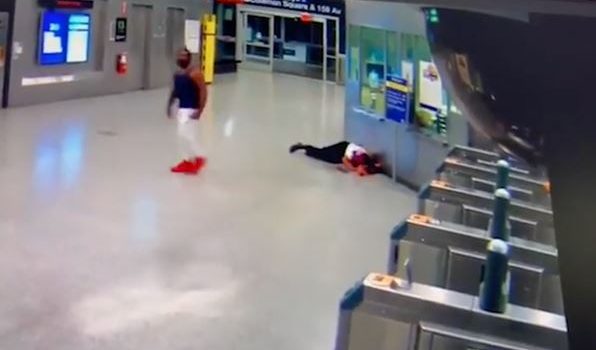 ΗΠΑ: Άγριος ξυλοδαρμός γυναίκας στο μετρό