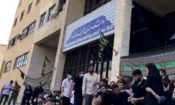 Ιράν: Αναφορές για δύο νεκρούς διαδηλωτές από αστυνομικά πυρά