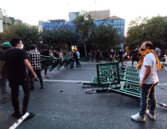 Ιράν: Τι σηματοδοτούν οι κινητοποιήσεις – Η γενικότερη δυσαρέσκεια των Ιρανών