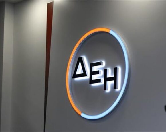 Ισχυρές πιέσεις στη μετοχή της ΔΕΗ – Απώλειες άνω του 4% μετά τα αποτελέσματα εξαμήνου