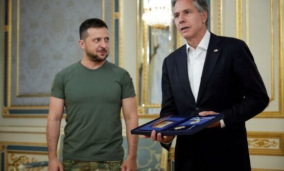 Μπλίνκεν: Δεύτερη επίσκεψη στην Ουκρανία – Υποσχέθηκε άλλα δύο δισεκατομμύρια δολάρια για βοήθεια