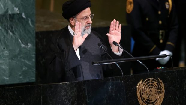 ΟΗΕ: Ο πρόεδρος του Ιράν αμφισβητεί την αξία μιας πυρηνικής συμφωνίας – Υπόσχεται έρευνα για τον θάνατο της Αμινί