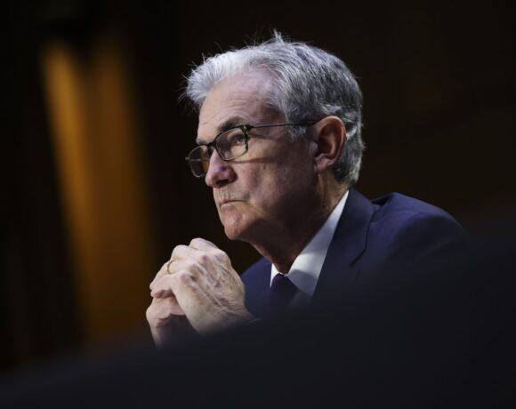 Πάουελ: Ο πληθωρισμός πρέπει να επιβραδυνθεί τώρα – Δουλεύουμε σθεναρά ώστε να τελειώσει η «δουλειά»