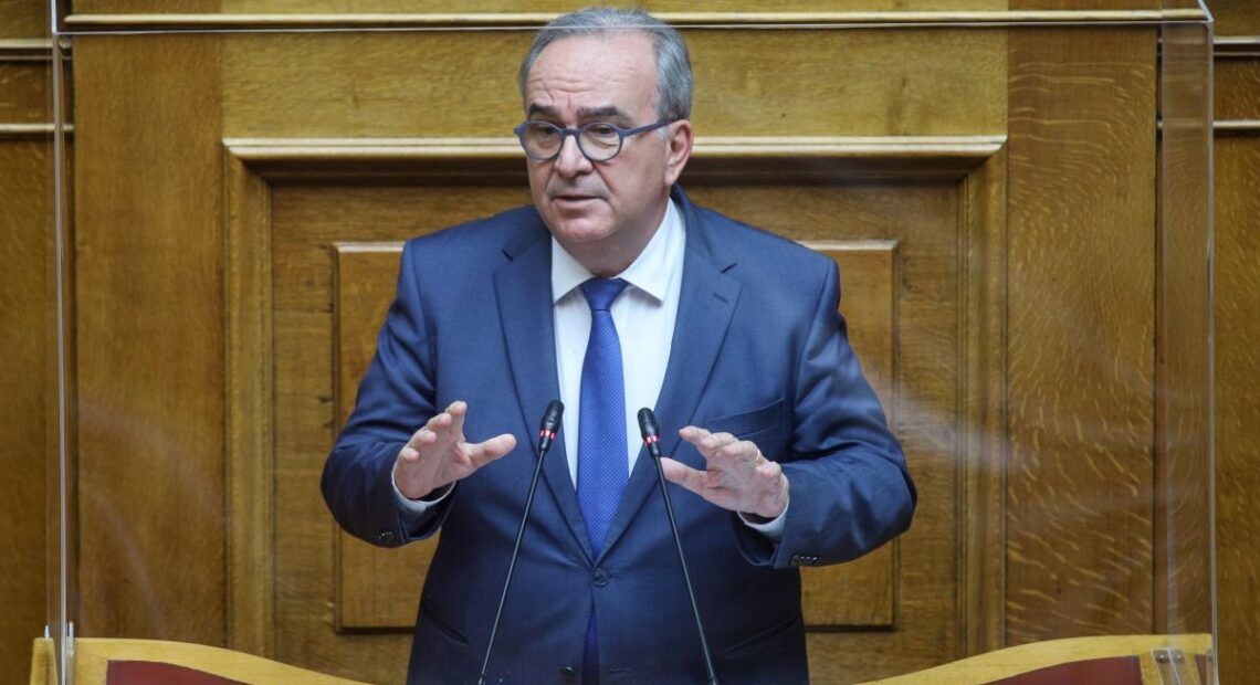 Παπαθανάσης για Nαυπηγεία Eλευσίνας: Η μη εξυγίανση τους σημαίνει πτώχευση
