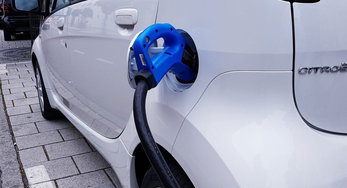 Ποια εταιρεία επενδύει σε ηλεκτροκίνηση και υδρογόνο