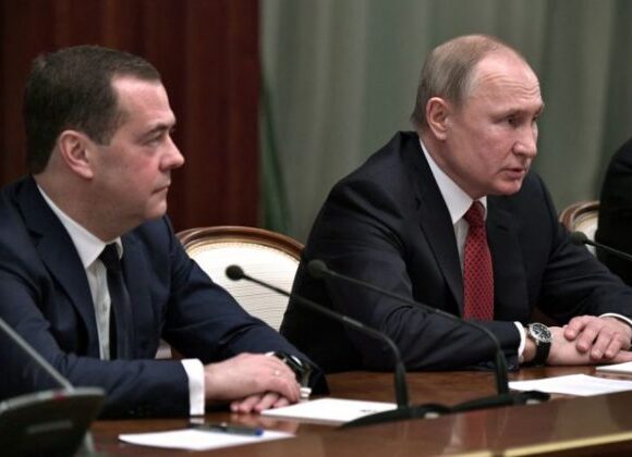 Το νέο σχέδιο του Πούτιν: Δημοψηφίσματα, κήρυξη πολέμου, επιστράτευση