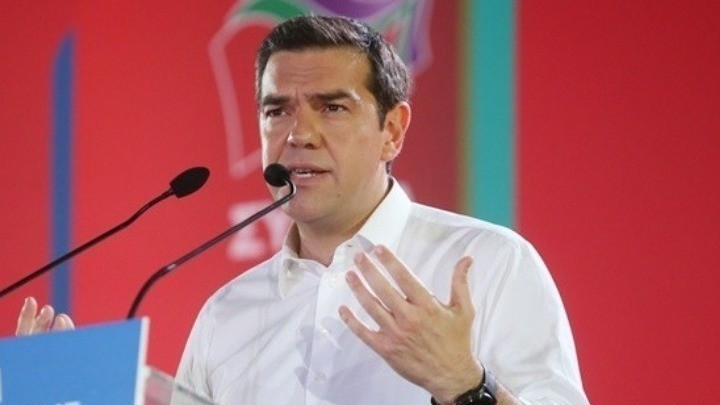 Τσίπρας: Xρέος των πολιτών να μετατρέψουμε τα γηπεδικά συνθήματα σε πολιτικά που θα τρομάζουν το καθεστώς