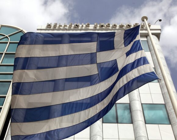 Χρηματιστήριο: Έσωσε τα προσχήματα χάρη στο +3% του ΟΤΕ – «Κόκκινος» ο Σεπτέμβριος με πτώση 8,5%