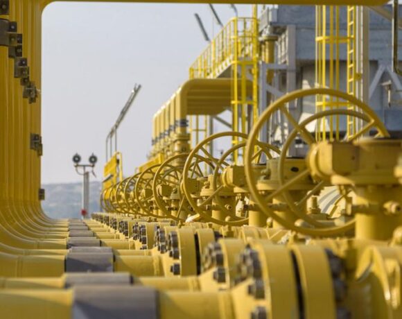 Financial Times: Προβλέψεις για δύσκολο χειμώνα, αλλά με ήπιες τιμές στο φυσικό αέριο