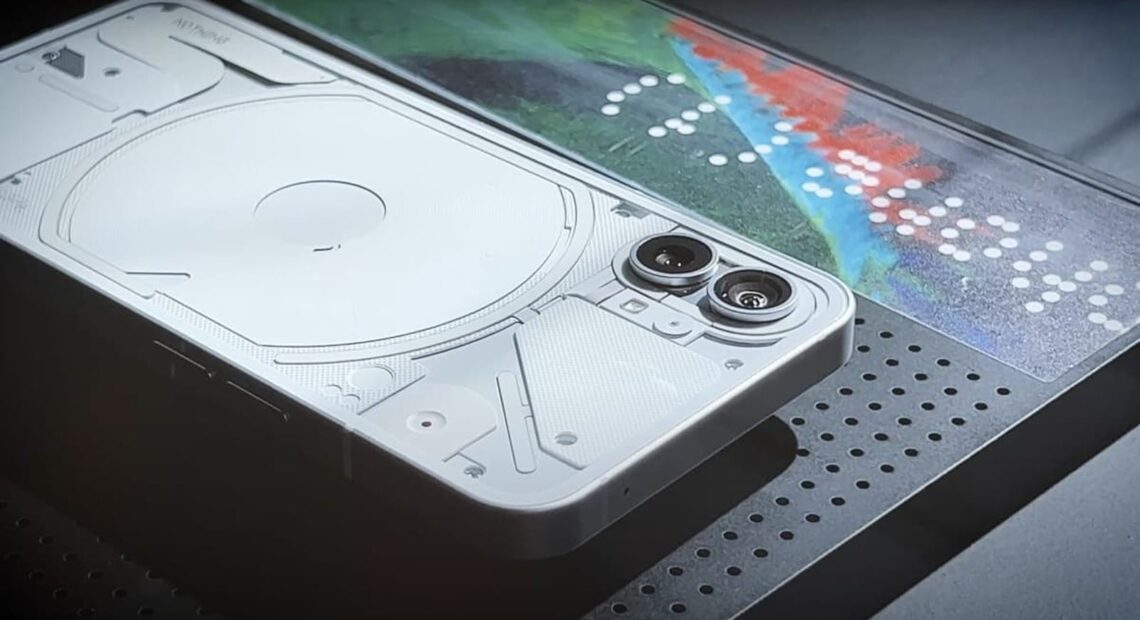 Nothing Phone (1): Ξεπερνά τις 100 χιλ
