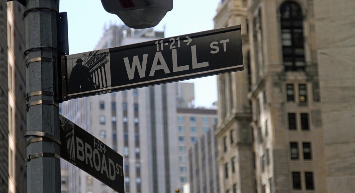 Wall Street: Έντονη μεταβλητότητα στους δείκτες – Κέρδισαν στο τέλος το θετικό πρόσημο
