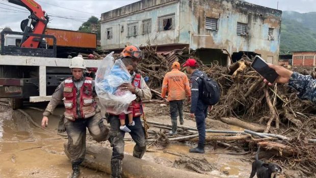 Βενεζουέλα: Τουλάχιστον 22 νεκροί και 52 αγνοούμενοι από πλημμύρες και κατολισθήσεις