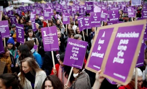 Γαλλία: Στις 101 οι γυναικοκτονίες το 2022 – Κινητοποίηση γυναικών