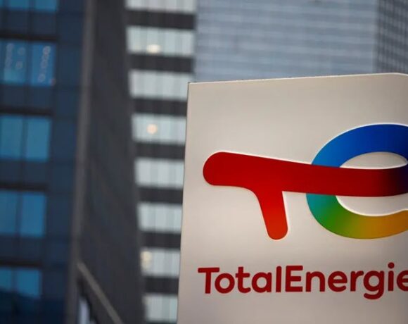 Γαλλία: Kατέθεσε μήνυση κατά της Totalenergies για συνέργεια σε εγκλήματα πολέμου