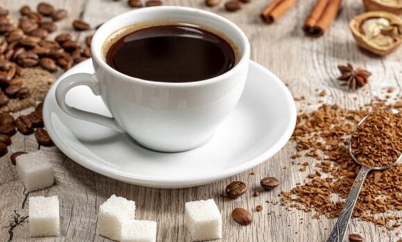 Ζάχαρη: Πικρός καφές για τους Ευρωπαίους, οι τιμές τριπλασιάστηκαν σε έναν χρόνο