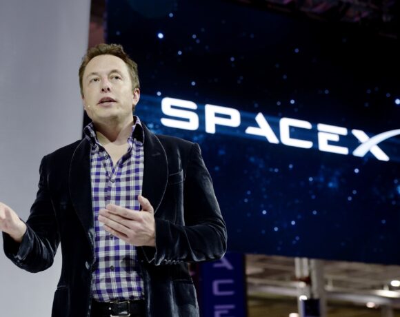 Η Spacex θα πληρώνει για την πρόσβαση της Ουκρανίας στο Starlink