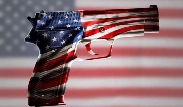 ΗΠΑ: Ζητά και πάλι να απαγορευτούν τα επιθετικά όπλα ο Μπάιντεν μετά την πολύνεκρη επίθεση στη Βόρεια Καρολίνα