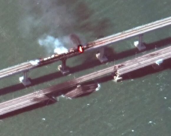 Κριμαία: Αποκαλυπτικές δορυφορικές εικόνες μετά την έκρηξη στη γέφυρα