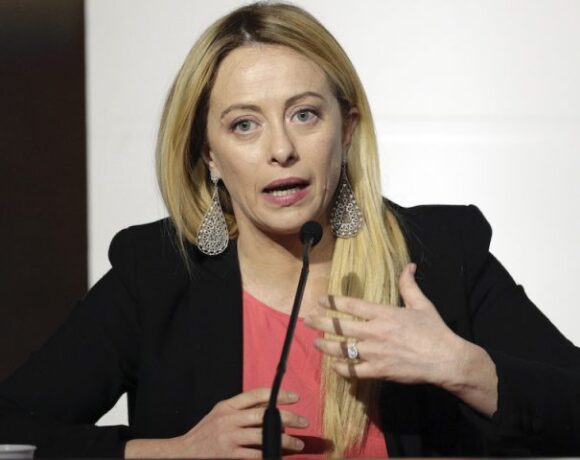 Μελόνι: Η Ευρώπη πρέπει να δείξει περισσότερο θάρρος στην αντιμετώπιση των μεγάλων προκλήσεων