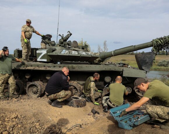 Ουκρανία: Τα όπλα που κατέλαβε από τη Ρωσία περισσότερα από όσα έστειλε η Δύση