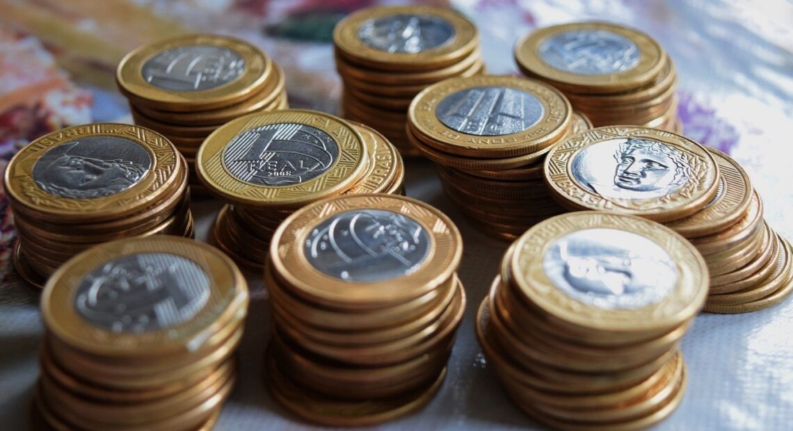 Παραμένει κάτω του $1 το ευρώ – Απώλειες για τη στερλίνα