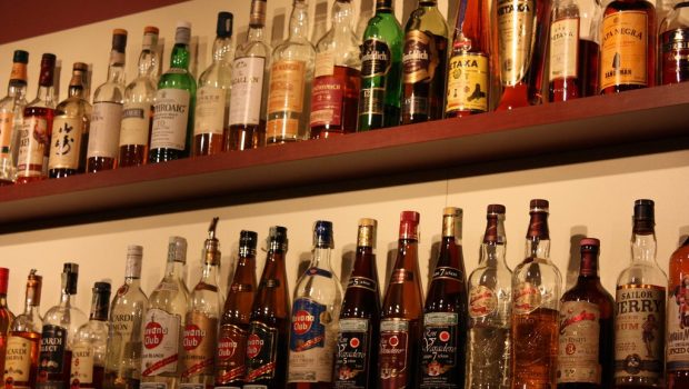 Περού: 54 νεκροί από τον Σεπτέμβριο λόγω νοθευμένων αλκοολούχων ποτών