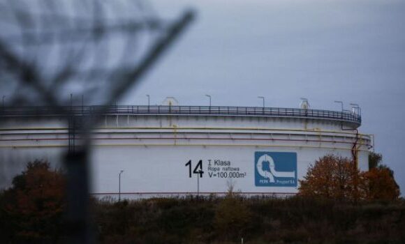 Πολωνία: Η άντληση αργού πετρελαίου στον αγωγό Ντρούζμπα αποκαταστάθηκε, δηλώνει ο φορέας διαχείρισης Pern