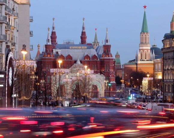 Ρωσία: Κίνδυνο για έλλειμμα στα έσοδα κατά 2 τρισ