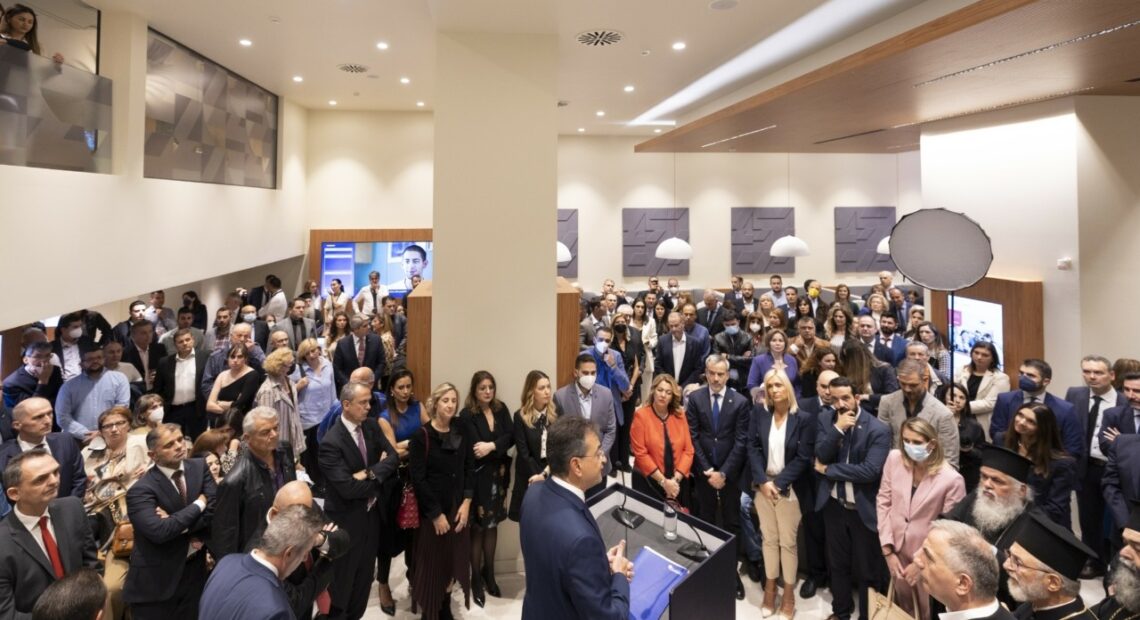 Τέλος τα παραδοσιακά γκισέ στις τράπεζες – H Eurobank φέρνει το… Phygital