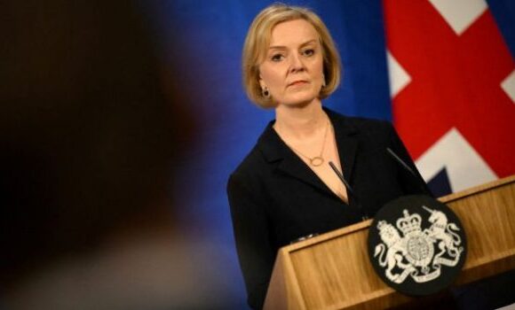 Daily Mail: Σχέδιο αποπομπής της Τρας αυτή την εβδομάδα από 100 βουλευτές