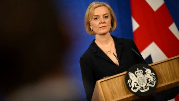 Daily Mail: Σχέδιο αποπομπής της Τρας αυτή την εβδομάδα από 100 βουλευτές
